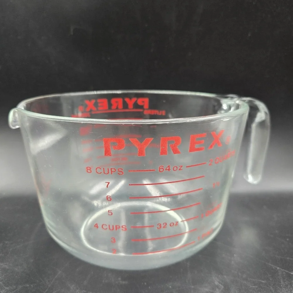 Vtg PYREX 564 Measuring Cup 8 Cups 64 Oz 2 Quarts 2 Liters 2000 ML Red Lettering